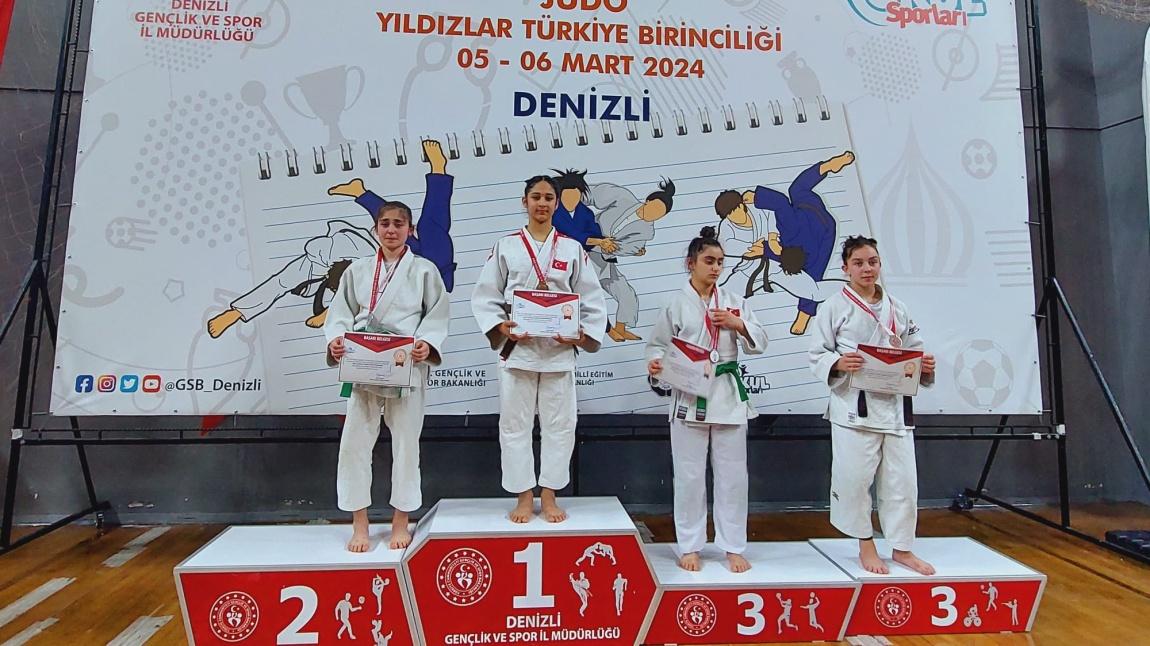 Okul Sporları Türkiye İkincisi Miray PEKTAŞ